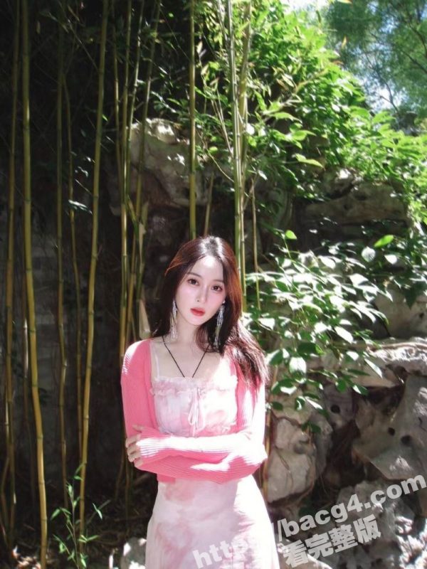 四川师范大学 姜漫漫 被金主曝光 校花级女神 沦为有钱人的性奴母狗！-51吃瓜网