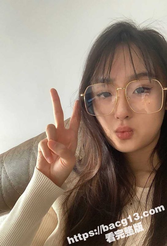 顶级反差淫妻 SMMSMM 露脸私拍合集 酒店约单男共享骚妻 高尔夫球场内激情野战-51吃瓜网