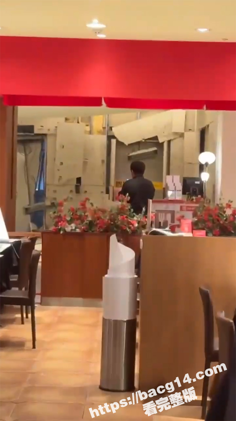 台湾台中市百货商场 发生不明气体爆炸 目前已造成6人死亡 小姐姐吓得都不会说话了 - 51吃瓜网-51吃瓜网