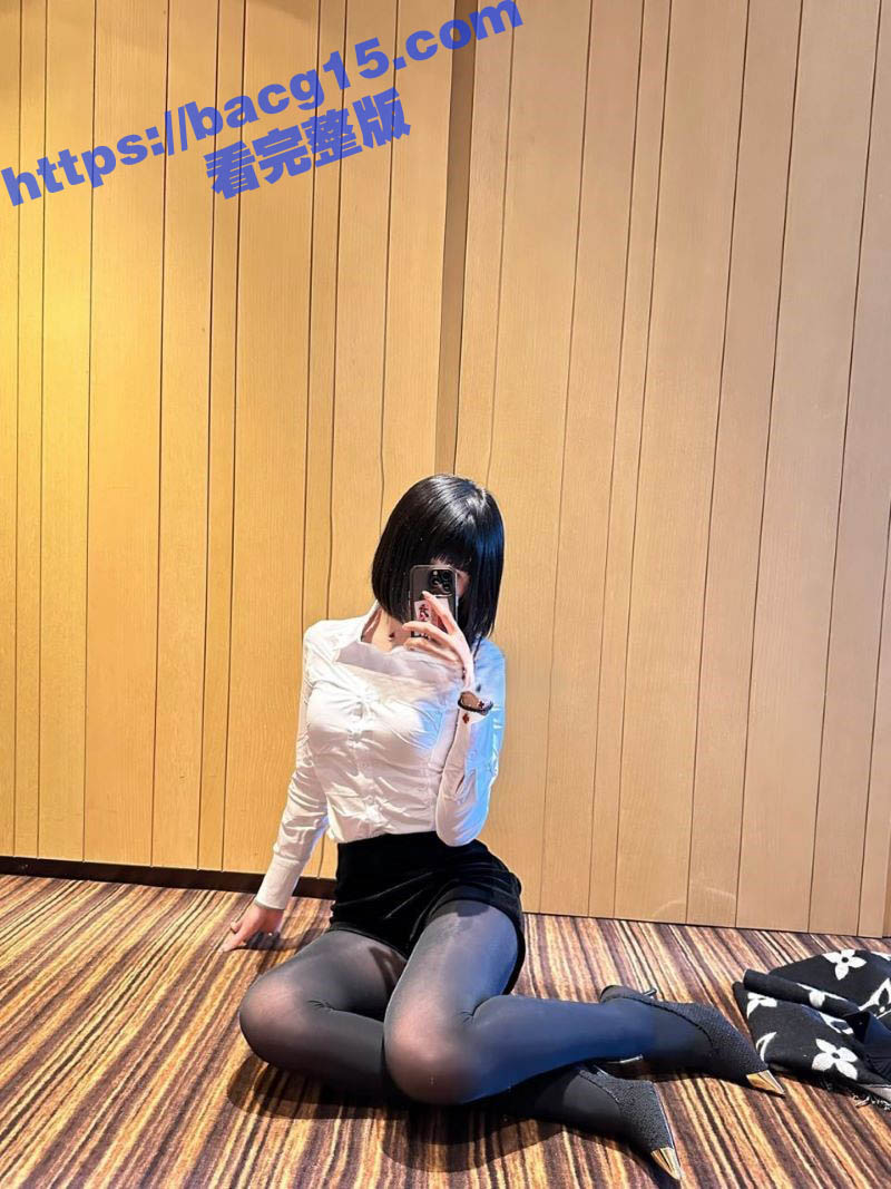 推特极品精神小妹 水多野 被金主调教视频流出 左青龙右白虎玩起来别有一番风味！ - 51吃瓜网-51吃瓜网