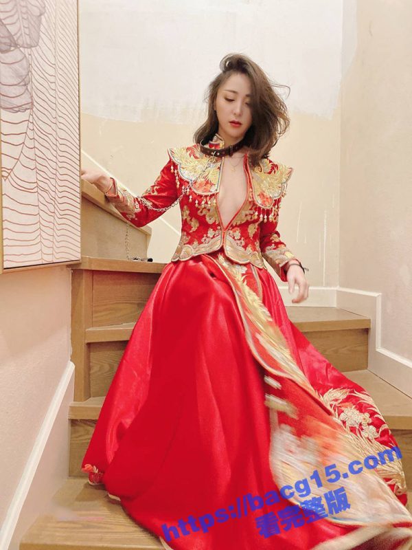 推特福利姬 兔兔 情人节被主人调教 穿大红婚纱被爆操内射 带着精液回家给老公！-51吃瓜网