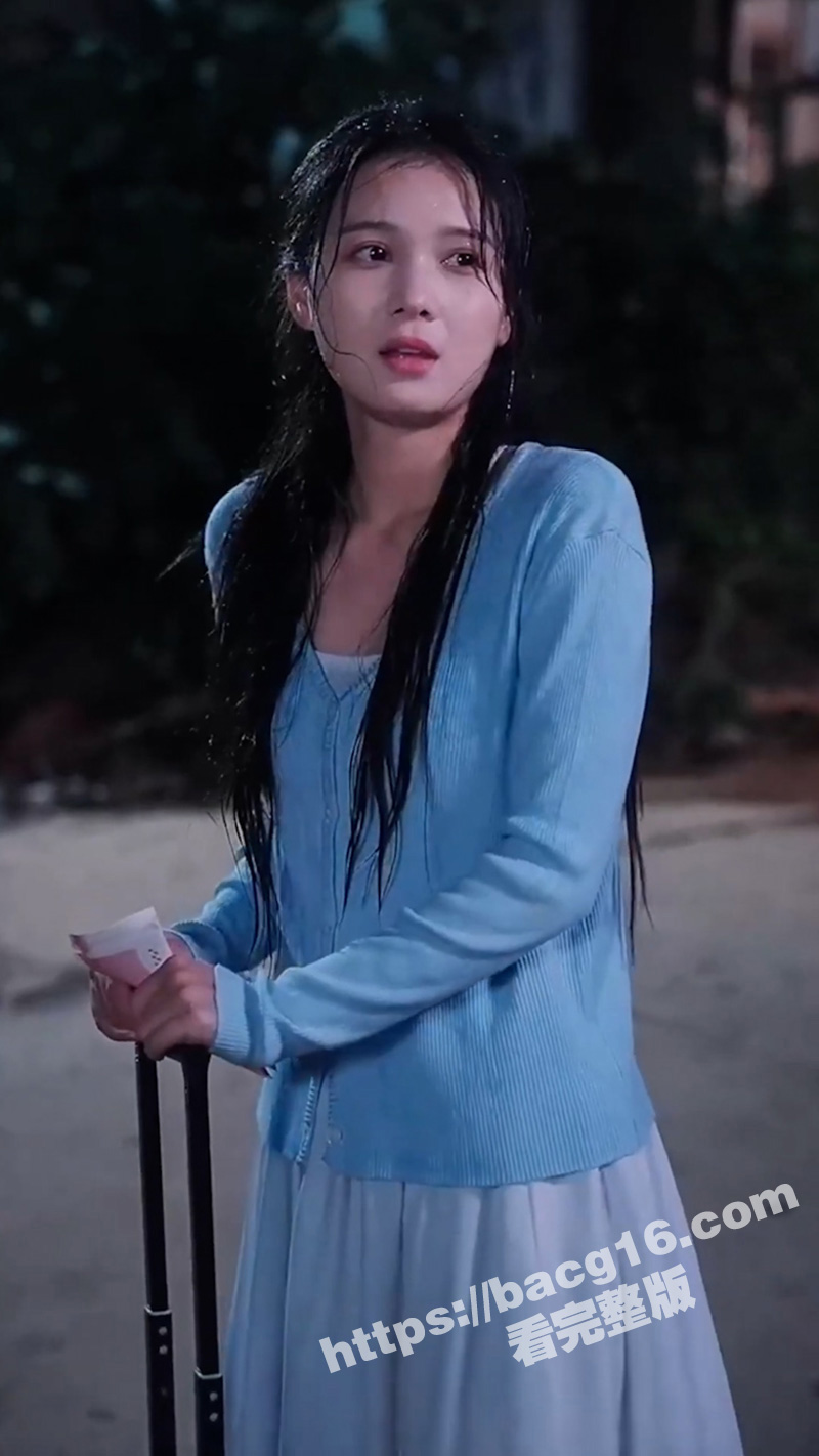 每日短剧《思念不留余地》女孩出生时被抱错 本是千金却惨扫地出门！ - 51吃瓜网-51吃瓜网