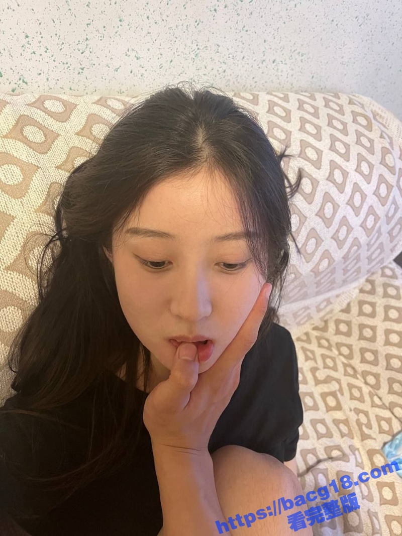 乖巧女大学生被调教成母狗 配合男友各种姿势露出 被按在床上后入爆操！ - 51吃瓜网-51吃瓜网