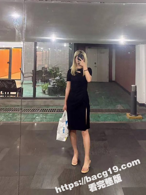 绿帽瓜友原创投稿 真实献妻第三弹 带性感美腿骚妻 在公司勾引同事 被爆操内射骚穴-51吃瓜网