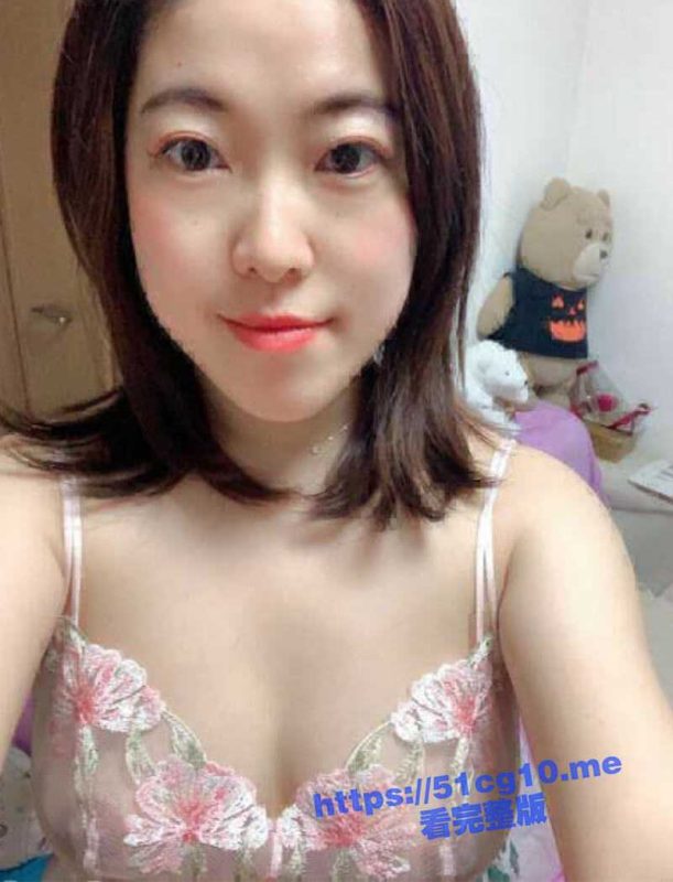 郑州花店老板娘 茹茹 出轨，带炮友到家里偷情被女儿撞见，饥渴少妇就是喂不饱白浆顺着屁股根流个不停-51吃瓜网