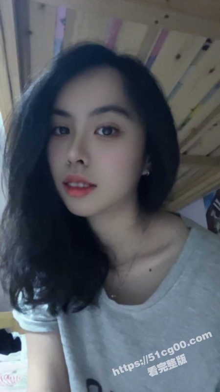 瓜友投稿曝光！青岛艺术院校母狗 苏心怡 被男友按着头深喉 插进喉咙好难受 酒店楼道狠狠艹大屁股！-51吃瓜网