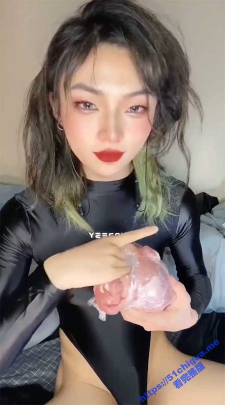 伪娘网红 牛子妹妹 应粉丝要求尝试爆禽自制猪肉飞机杯 爆火网络-51吃瓜网