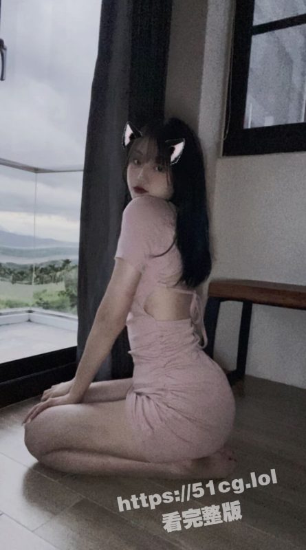 女高中生想出名 被假经纪人忽悠主动掰开屁股看嫩穴 这鲍鱼是真的粉嫩 这下是真要出名了-51吃瓜网