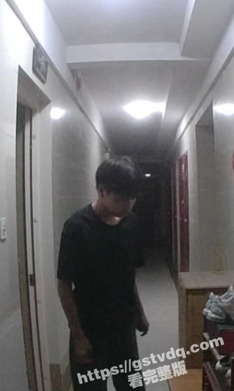 无锡 尚东雅园 摄像头拍摄到变态恋物癖男 偷拿女业主鞋子裸体打飞机 真变态 - 51吃瓜网-51吃瓜网