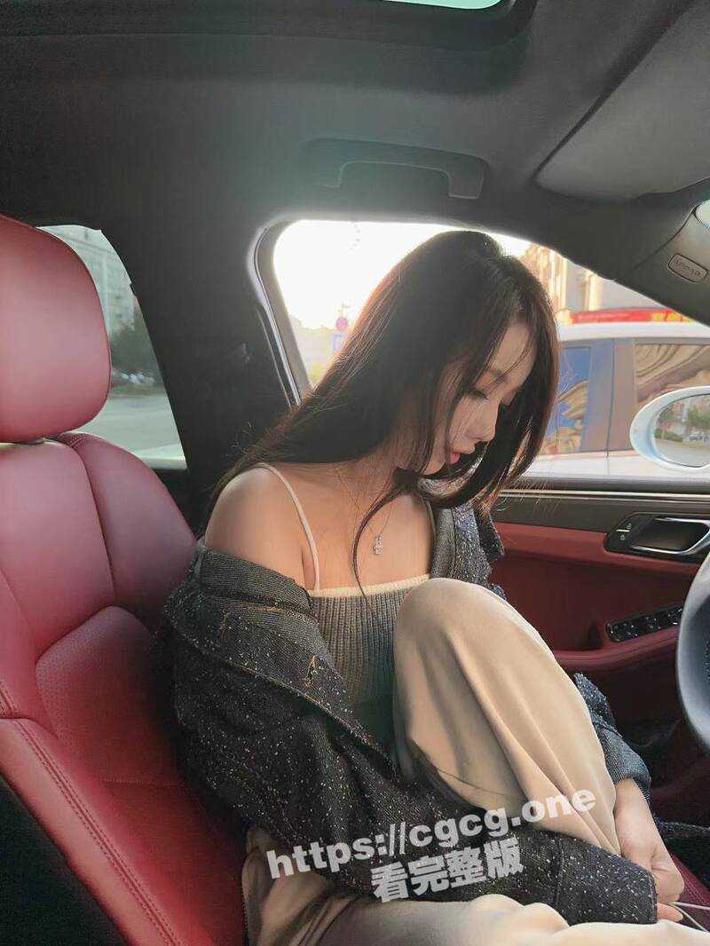 推特 调教大神隔壁王某某 疯狂调教长发长腿女神 制服 丝袜 车震 沙发 床上都能无套插入 - 51吃瓜网-51吃瓜网