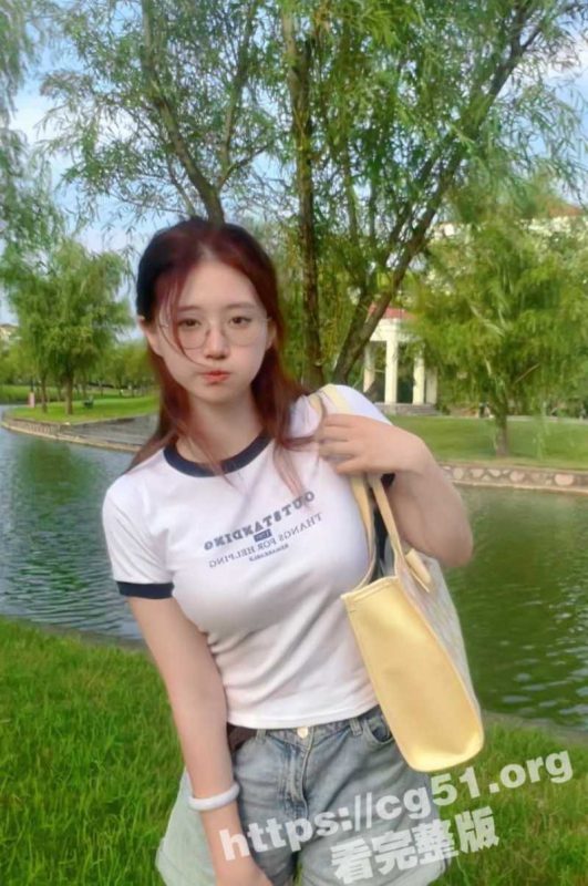 厦门高颜值反差婊 胡翊儿 超棒口活 被男友抓头发疯狂后入 渣男分手爆出骚照 怼脸性爱视频！-51吃瓜网