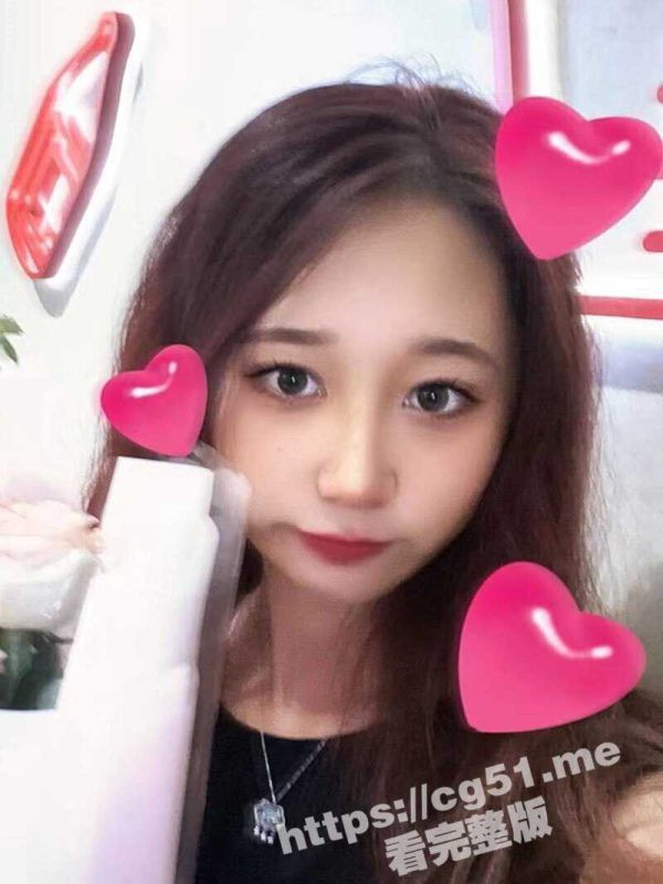 反差婊曝光 大一学妹 外表清纯靓丽可爱 在床上口爆插入 真是个不折不扣的反差骚货-51吃瓜网