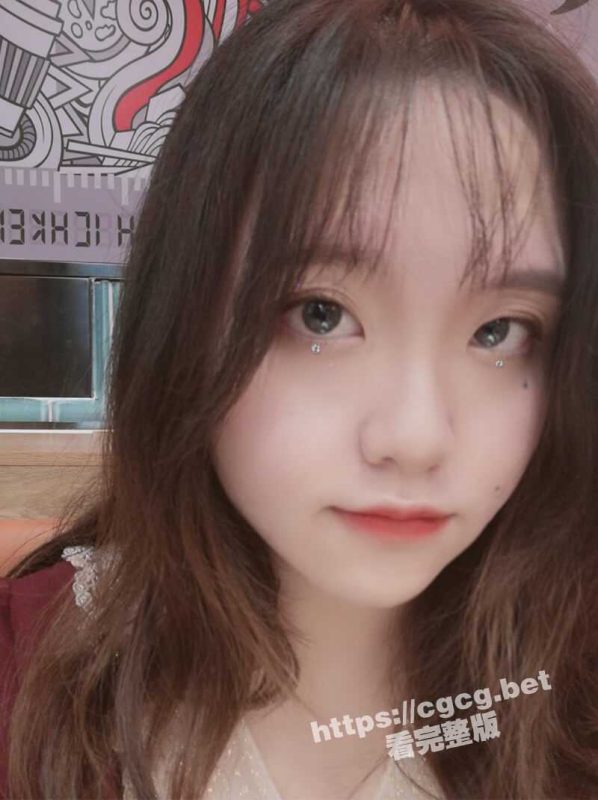 北京师范大学研究生 轩轩 微胖小母狗一只 劈腿男友 带男同学回出租屋无套后入 粉嫩小穴白浆流个不停-51吃瓜网