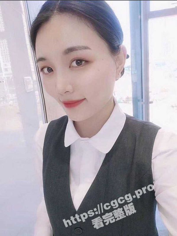 房地产销售为了签单 陪我深夜买醉 最后本想颜射纪念 却被她酒醉半醒状态下意识躲开了!-51吃瓜网