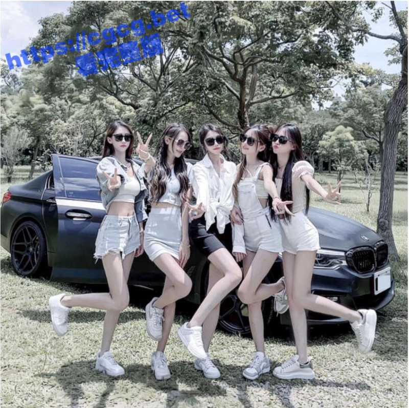 湾湾五位长腿细腰小台妹 旅行途中在酒店全裸洗澡嬉闹 自拍视频流出！-51吃瓜网