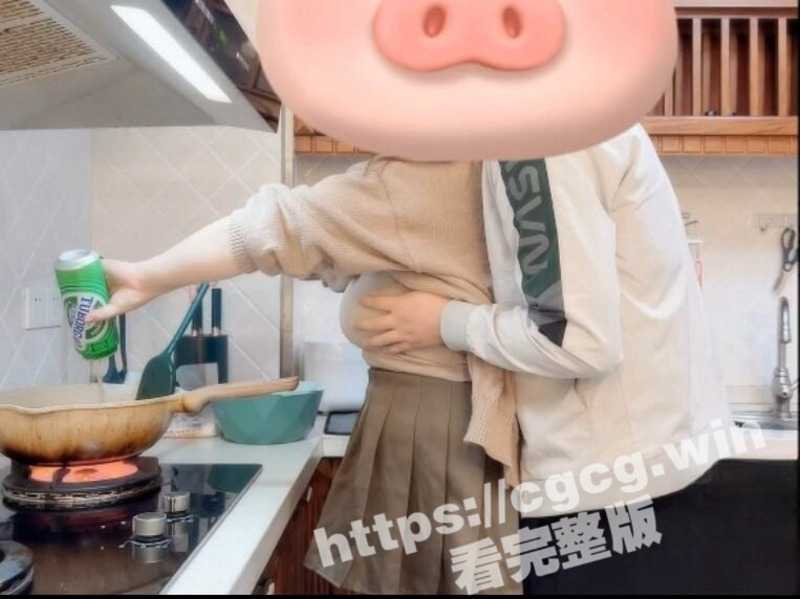 真实姐弟乱伦！趁爸妈不在家 跟白嫩丰乳肥臀的姐姐肆无忌惮做爱 从厨房做到卧室 酣畅淋漓！-51吃瓜网