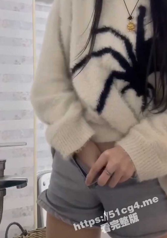 拔逼毛 钢丝球擦逼 逼上滴蜡 气球炸逼！潮汕骚鸡女主播 打pk输了 接受奖励！-51吃瓜网