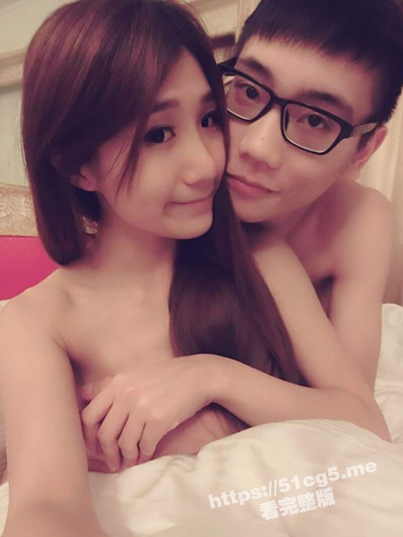 眼镜哥的小女友 来大姨妈了 照操不误 前门不行就走后门 越操血越多 满床经血场面好血腥 慎入 - 51吃瓜网-51吃瓜网