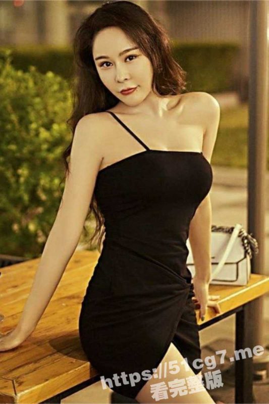 秀人网女神模特  鹿依 制服丝袜高跟写真 露脸口交道具自慰 援交金主又舔又抠 激情啪啪！-51吃瓜网