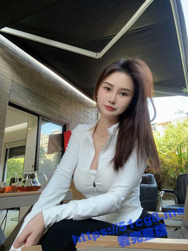 极品身材微博网红大V 陈大小姐 自拍粉丝福利视频流出！穿着性感内衣露出巨乳和大屁股诱惑粉丝-51吃瓜网