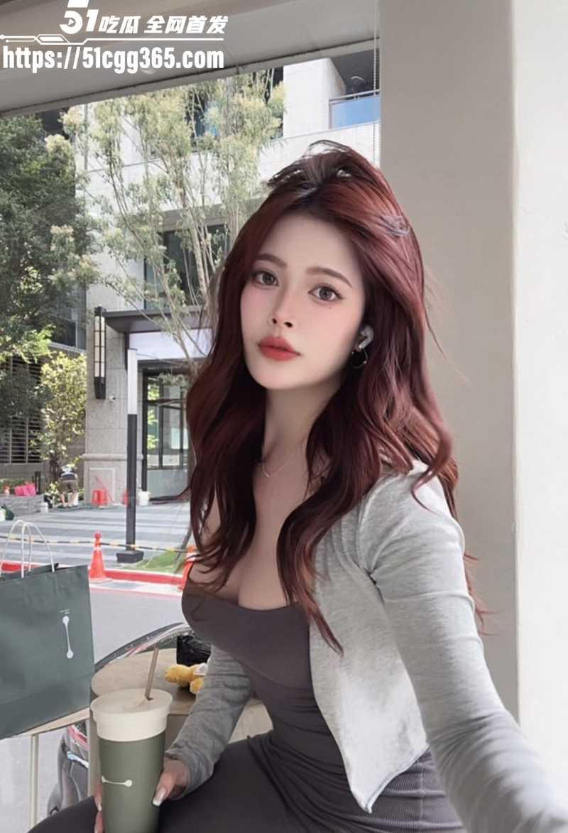 台湾网红女神 HI_NXXG 约炮合集流出 与男粉性爱实录 露脸挨操玩吞精！-51吃瓜网